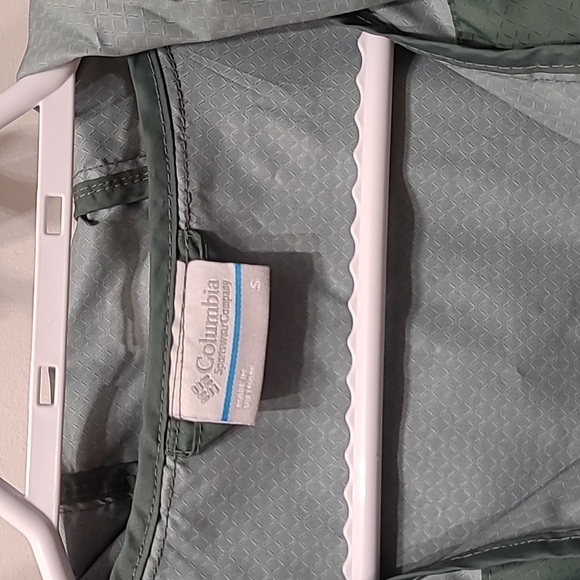 Columbia windbreaker - Picture 2 of 6